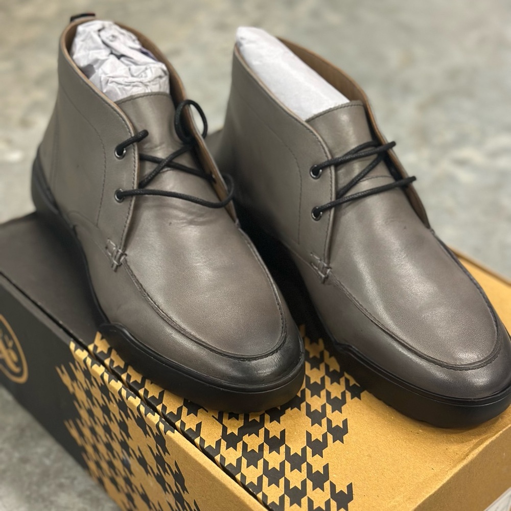 T&Y Charcoal Grey Leather lace up Chukka boots